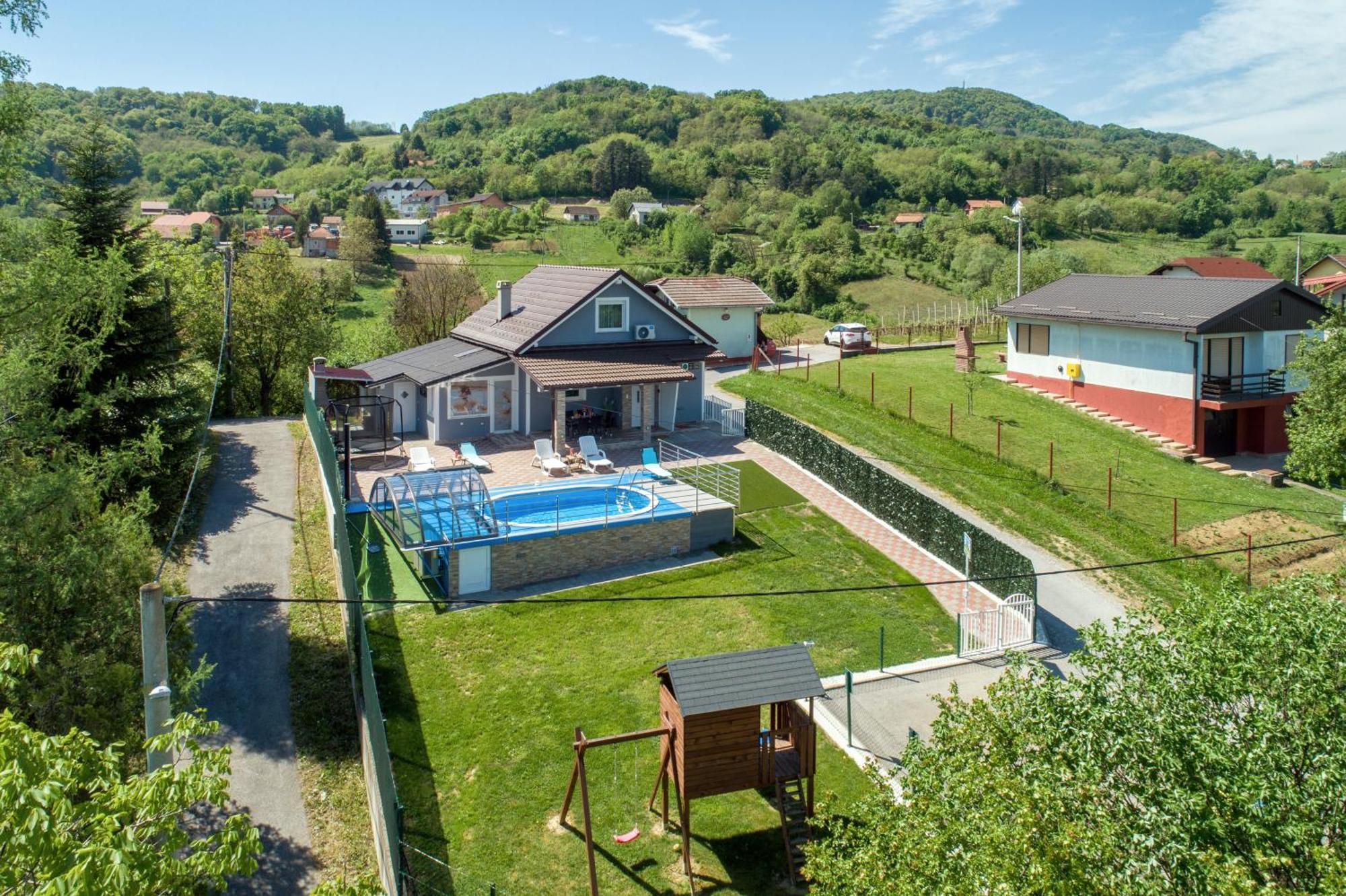 Cvetkova Hiza Sa Jacuzzijem Villa Tuheljske Toplice Dış mekan fotoğraf